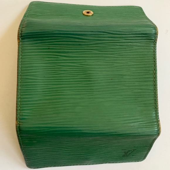 Vintage Louis Vuitton Epi Leather 6 Keyholder - Picture 4 of 13